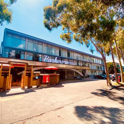 The Parkmore Hotel (441 Royal Parade, Parkville 3052 Melbourne)