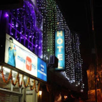 Hotel Ajay International Agra (Hotel Ajay International 52M9+G8 Agra, Uttar Pradesh 282003 Agra)