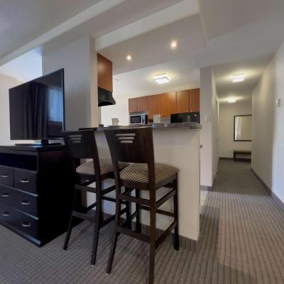 Coast Calgary Downtown Hotel & Suites by APA (610 4th Avenue Southwest T2P 0K1 Calgary)