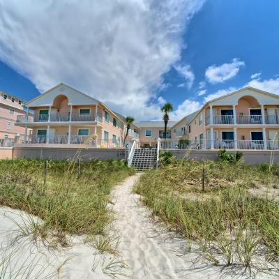 Pineapple Villas (19979 Front Beach Rd FL 32413 Panama City Beach)