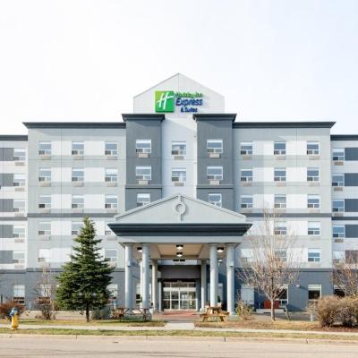 Holiday Inn Express Hotel & Suites-Edmonton South, an IHG Hotel (2440 Calgary Trail T6J 5J6 Edmonton)
