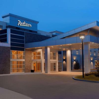 Radisson Hotel & Conference Centre Calgary Airport (6620 36th Street North East T3J 4C8 Calgary)