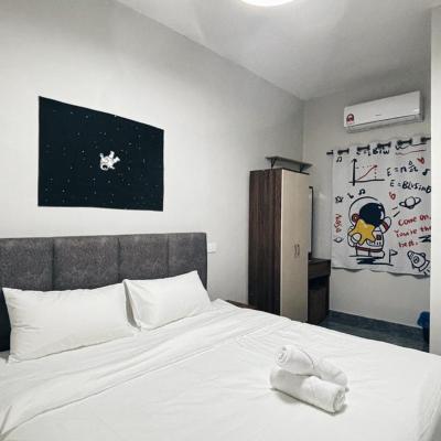 R8 Hotel-style Room With Projector #1min Walk to Ksl City Mall (3 Jalan Rusa 6 80250 Johor Bahru)