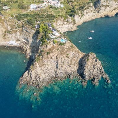 Punta Chiarito Resort (Via Sorgeto 87 80075 Ischia)