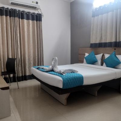 Luxor Park Service Apartment (Luxor Park,plot no 2,Brindavan colony,near Nectar garden opp-Abhiruchi Resturant,Madhapur 500081 Hyderabad)