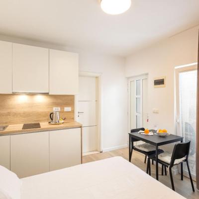 Apartments & Rooms Buble (K.A.Stepinca, 118 21220 Trogir)