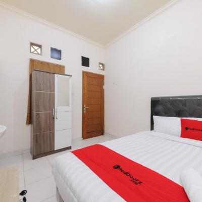 RedDoorz at Meruya Utara (Jalan Mahoni 11620 Jakarta)