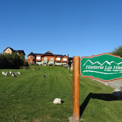 Hosteria Los Hielos (René Favaloro 3698 9405 El Calafate)