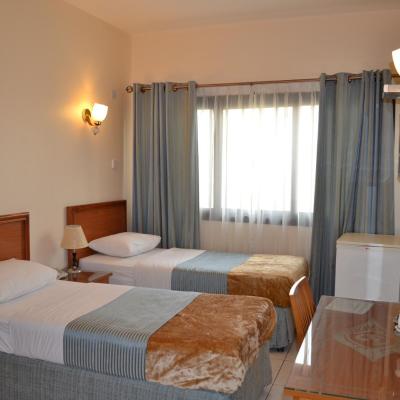 Tara Hotel LLC (NEAR BANIYAS METRO STATION AL MUSALLA ROAD DEIRA DUBAI  Dubaï)