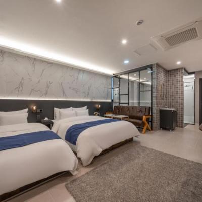 Dongdaemun Saturn Hotel (29, Jadongchasijang 1-gil, Seongdong-gu 04808 Séoul)