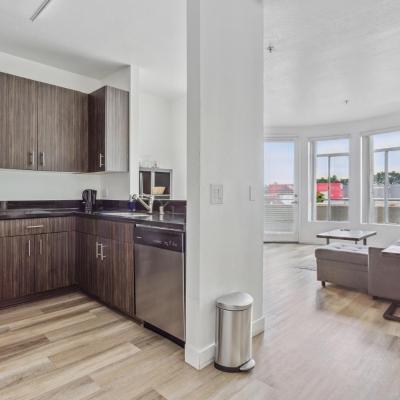 One Bedroom Remodeled Unit Central (435 South Detroit Street CA 90036 Los Angeles)