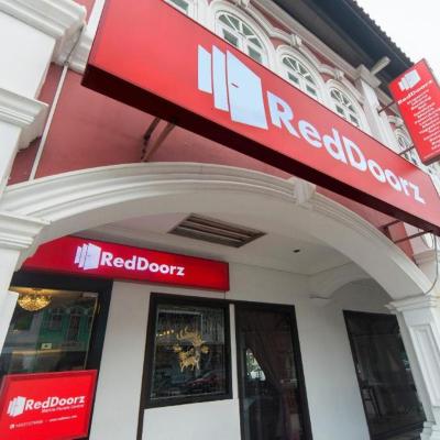 RedDoorz Hotel near Marine Parade Central (400 East Coast Road 428994 Singapour)