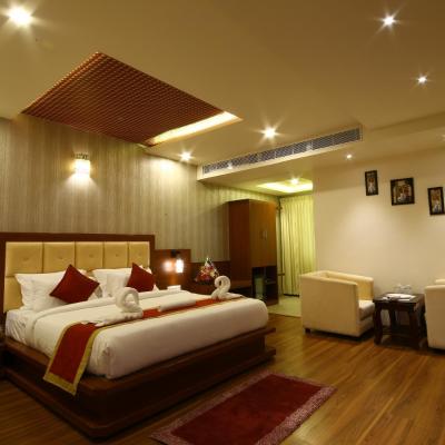 Royal Stay (No 67; ABOVE Udupi Parkk, Opposit BESCOM Mahadavepura, ITPL Main Rd, opposite Bescom, near Phoenix Mall, Garudachar Palya, Mahadevapura, Bengaluru, Karnataka 560048 Udupi Parkk 2nd Floor 560048 Bangalore)