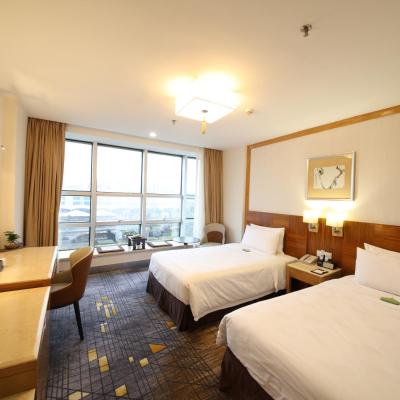 Liuhua Hotel (No.194 Huanshi West Road 510017 Canton)