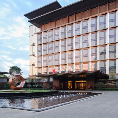 Guangzhou Marriott Hotel Baiyun (No.6, 8,10 , Yuncheng Middle Second Road., Baiyun District 510410 Canton)