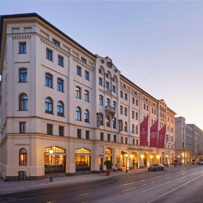 Vier Jahreszeiten Kempinski München (Maximilianstr. 17 80539 Munich)