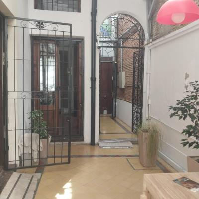 HOSTEL HARMONY (1690 Estados Unidos 1101 Buenos Aires)