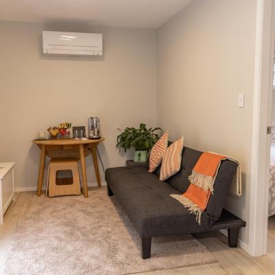 Back Garden Flat with Free On Street Parking and Fiber WIFI - 15 mins to Ferry, Stadium, CBD (40 Thurleigh Grove 40b 6012 Wellington)