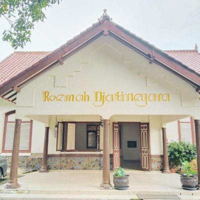 Roemah Djatinegara (6 Jalan Urip Sumoharjo 13310 Jakarta)