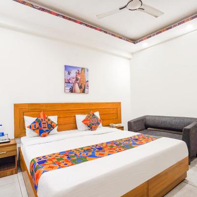 FabHotel Emoji Stays (1332-P, Jharsa Rd, Sector 31 - 32A, Sector 31, Gurugram, 122001 Gurgaon)