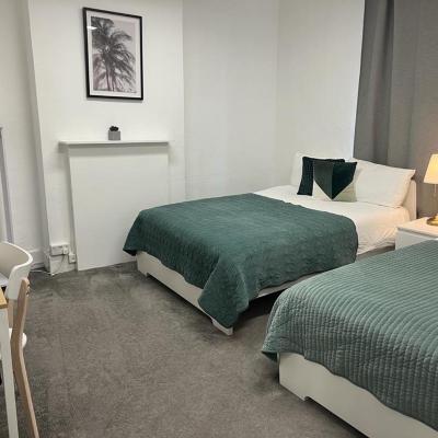 GUEST ROOMS in CAMDEN TOWN (26a Parkway NW1 7AH Londres)