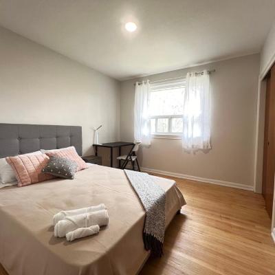 ViHome-Quite House Shared Room near Don Mills Dvp & 401 (37 Farmcote Rd M3B 2Z6 Toronto)