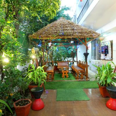 Golden Homestay (D 111 Saket 110017 New Delhi)