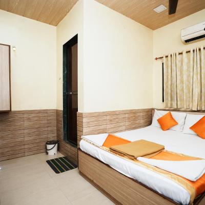 Hotel Sai Parikrama (Plot No 40, Sector 11, Amar Bar, Vashi, Navi Mumbai, Maharashtra 400703 400703 Mumbai)