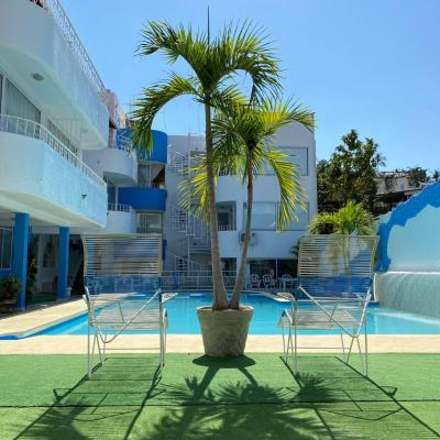 Hotel Villas Balcones de Costa Azul (65 Avenida Captain Juan Sebastian El Cano 39850 Acapulco)