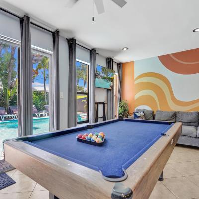 Large GAY MEN'S 1 bedroom w Gameroom heated pool clothing optional (4460 Northeast 17th Terrace A FL 33334 Fort Lauderdale)