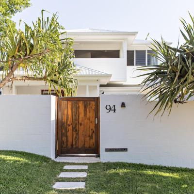 Cape Beach House (94 Lawson Street 2481 Byron Bay)