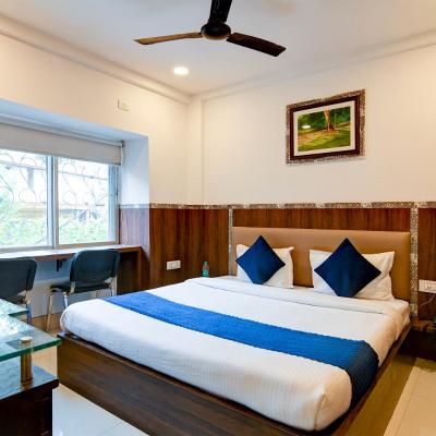 Hotel Q Inn (3, Nil Ratan Sarkar Road, Behind GD Hospital 4 700014 Kolkata)