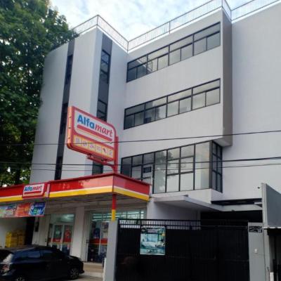 Beranda Istirahat Meruya (58 Jalan Haji Juhri 11610 Jakarta)