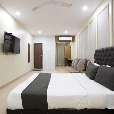 Hotel U Life Residency Mumbai (Near Mangala Hospital, Marol Military Road, Bamandaya Pada Andheri East, 400059 Mumbai)