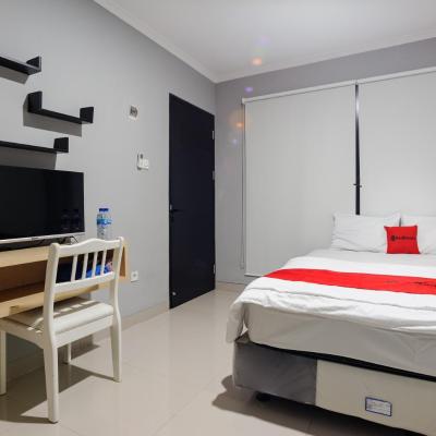 RedDoorz near Jakarta International Velodrome (Griya Wandika, Jalan Pulo Asem Timur Raya, RT.8/RW.2, Jati, East Jakarta City, Jakarta, Indonesia 13220 Jakarta)