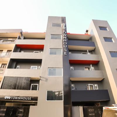 Townhouse Shahdara Near Yamuna Sports Complex (154, Subhash St, Near Cross River Mall, Vishwas Nagar 110032 New Delhi)