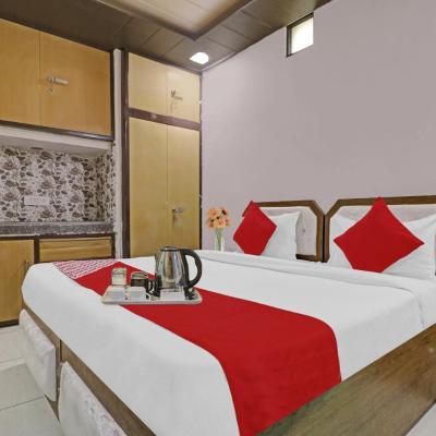 Hotel Knight Inn Near Samaypur Badli Metro Station (Building Name Vishal Height?, 419,  Main Bawana Road,  Near Old Vikram Dharam Kata,  Shahabad,  Daulatpur,  Rohini,  New Delhi 110042 New Delhi)