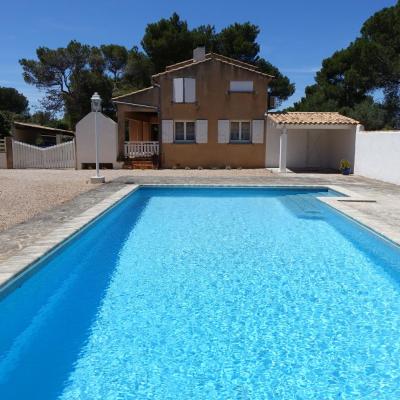 Grande chambre d'hôtes dans maison provençale avec piscine (68 Première Avenue 84300 Cavaillon)