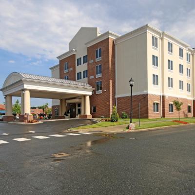 Holiday Inn Express & Suites Charlotte North, an IHG Hotel (7230 Smith Corners Boulevard NC 28269 Charlotte)