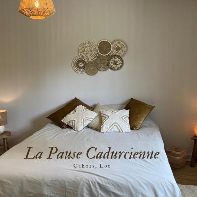Photo La Pause Cadurcienne, table et chambre d'hôtes