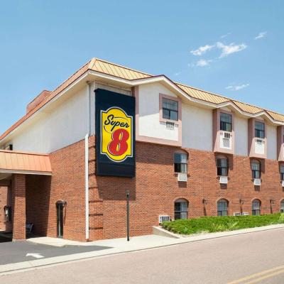 Super 8 by Wyndham Colorado Springs/Afa Area (8135 North Academy Boulevard CO 80920 Colorado Springs)