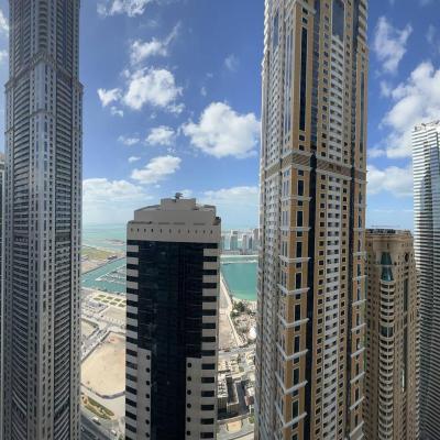 Wake Up To Sea Views In A Blue Lush Home On 51st (Marina Pinnacle/Tiger Tower, Apartment 5101, 51st floor, Al Sharta Street, Dubai Marina  Dubaï)