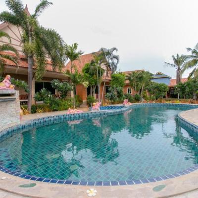 CAPITAL O961 Baan Dow Chompoo Resort (8 Moo 14, Huahin-Nongplub Road, Hin Lek Fai, Huahin, Prachuap Khiri Khan, 77110, Thailand 77110 Hua Hin)