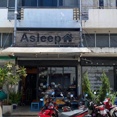 Asleep Hostel (286/140, Sangchuto Road, Tambon Ban Nuea, Amphoe Mueang 71000 Kanchanaburi)