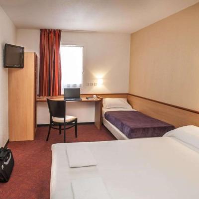 Brit Hotel Confort Montauban (Za Albasud- 16 Impasse JacquesDaguerre  82000 Montauban)