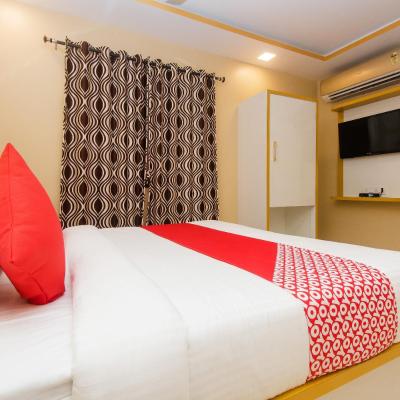 Royal Inn Near Versova Beach (Bungalow Number 125, Jankidevi Public School Road, Four Bungalow, Varsova, Mumbai 400053 Mumbai)