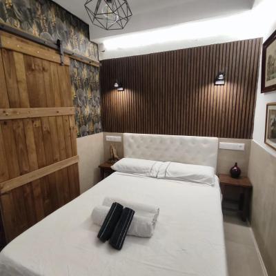 Private rooms (Carrer de la Mina de la Ciutat, 78 08042 Barcelone)