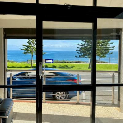 Ocean Beach Hotel (140 Marine Parade 6008 Perth)