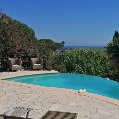 Chambre Bed and Breakfast dans la Villa Cypra (377 Chemin de la Blacasse 06600 Antibes)