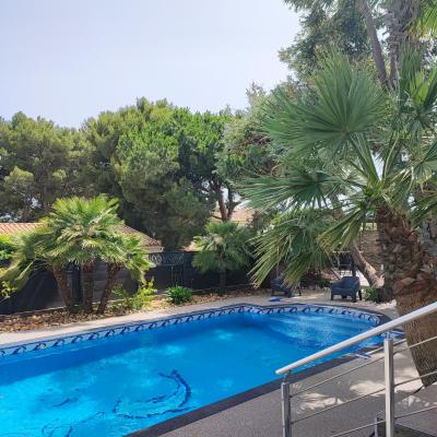 Chambre avec piscine (22 Avenue de la Vigne 34300 Le Cap d'Agde)